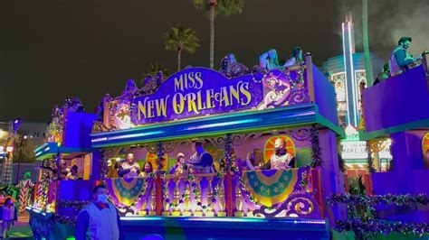 Reservations Open For Passholder Exclusive Mardi Gras 2023 Parade Float Rides At Universal