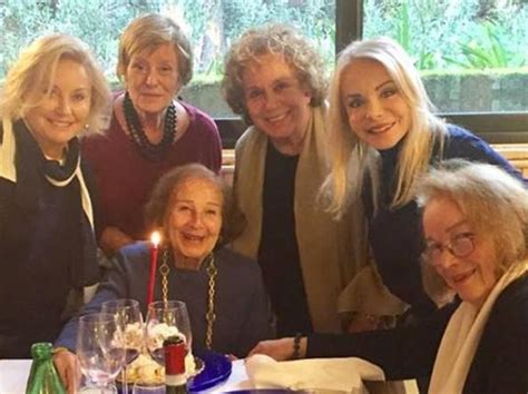 Ask anything you want to learn about evelisa orsomando by getting answers on askfm. Nicoletta Orsomando, festa di 90 anni con le altre ...