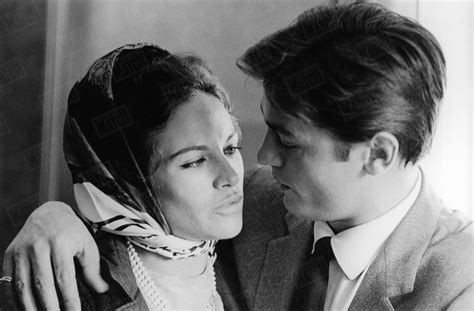 Nathalie delon s'est décédée jeudi, à l'âge de 79 ans. Nathalie et Alain Delon, leur amour en photos dans Match