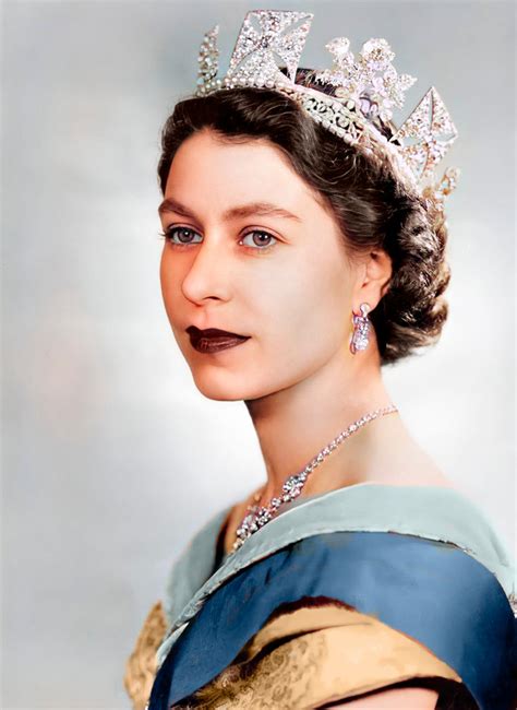 Queen Elizabeth Ii Portrait 13 X 19 Photo Print Etsy Canada