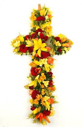 Usually a sympathy cross is constructed using mums or carnations because of. Cross Funeral Arrangements Flowers h2412 | Funeral Flowers ...