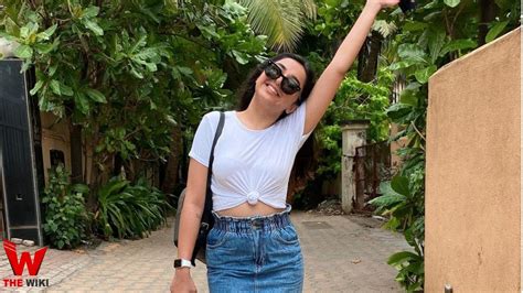 A call for young india's best & brightest. Prajakta Koli (YouTuber) Height, Weight, Age, Affairs ...