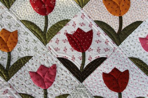 Free Tulip Quilt Block Pattern There Is A Detailed Downloadable Pdf For