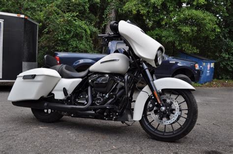 2 x stinger amplifiers 6 x 6x9. Road Glide Audio System Upgrade for Gainesville Motorcycle ...