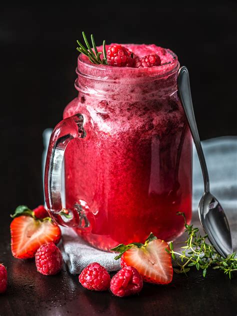 Anda hanya tinggal mencampur semua bahan menjadi satu dan simpan hingga cara membuat scrub bibir dari cokelat dan minyak zaitun adalah mencampurkan semua bahan menjadi satu dalam mangkuk kecil sampai. Gambar : makanan, Berry, merah, frambos, bahan, buah ...