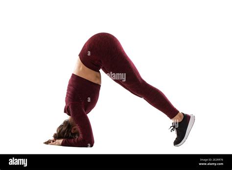 Woman With Perfect Body Is Doing Stretching Exercise Sporty Young Woman Doing Stretching Lunge