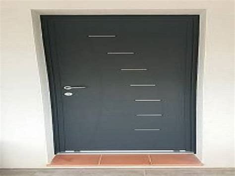 Cornière de protection en alu anodisé de différentes tailles. Pose d'une porte d'entrée en Alu gris anthracite