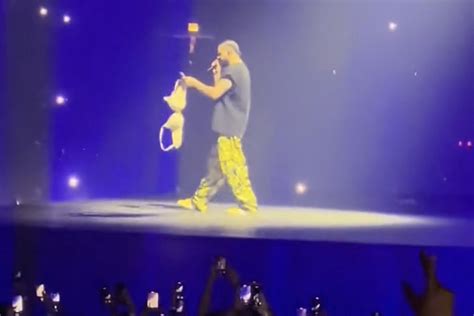 Drake Gets Excited And Pauses Performance After Fan Throws Large Bra On Stage Flipboard