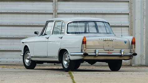 1960 Alfa Romeo 2000 Berlina | I4, 1,975 cm³ | 104 hp | design: Centro
