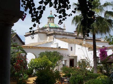 Medina sidonia is a city and municipality in the province of cádiz in the autonomous community of andalusia, southern spain. Patio del Palacio de Medina Sidonia en Sanlúcar de Barrame ...