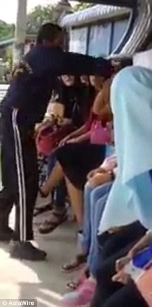 Malaysian Man Slaps Muslim Woman For Not Wearing Hijab Daily Mail Online