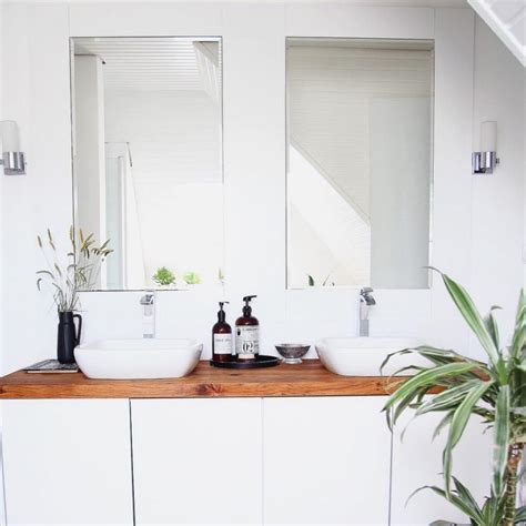 Durchschnittlich schlägt das decken des daches mit 100 euro pro quadratmeter zu buche, wohingegen eine sanierung nur ungefähr 60 euro pro quadratmeter kostet. Badezimmer Selbst Renovieren Kosten Design Dots von Bad ...