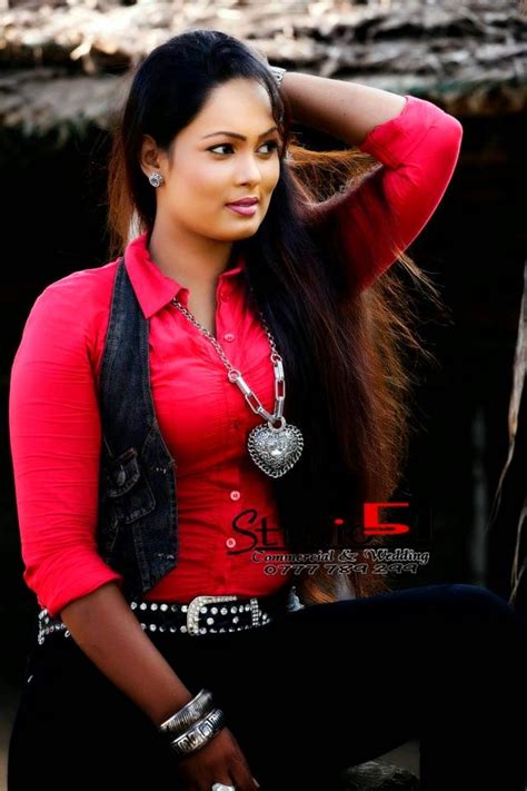 sri lankan models and actress picture gallery menaka peiris
