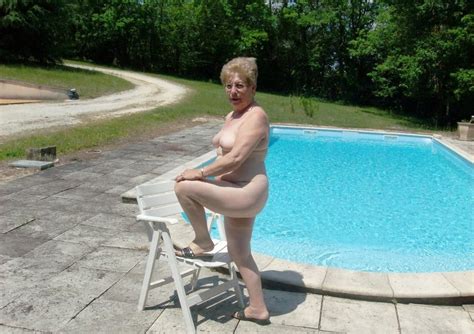 Xxx Photo Of Mature Granny Outdoor Full Naked Pornpics