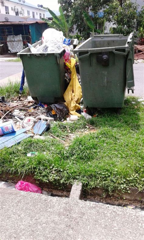 Kebudayaan setiap kali musim perayaan pelbagai sisa makanan serta bungkusan dapat dilihat. PAS Kawasan Miri: Longkang Penuh Dengan Sampah Cemar ...