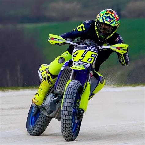13,004,443 likes · 73,779 talking about this. Rossi in moto ranch with super moto | Caschi, Valentino ...
