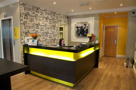 Welcome to the comfort inn victoria. Comfort Inn London - Victoria - 4C Hotel Group