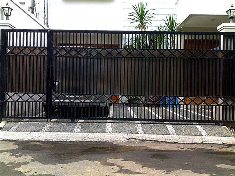 Tidak hanya karena kokoh tapi juga karena lebih mudah aman dan tidak terlalu tertutup. Model Pagar Rumah Minimalis | Design Rumah Minimalis