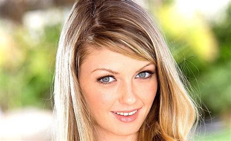 Staci Silverstone Biography Wiki Age Height Career Photos More