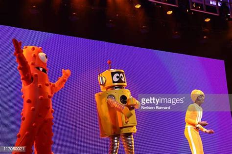 yo gabba gabba 2009 dj lance rock photos and premium high res pictures getty images