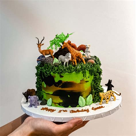 Jungle Cake With Wild Animal Toys