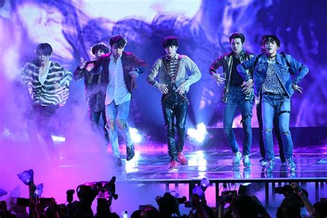 Bts And Halseys 2019 Billboard Music Awards Performance Was Filled With