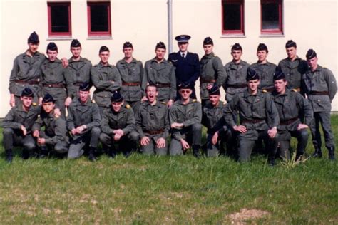 Photo de classe Peloton d élèves brigadiers de 1987 Ecole Gendarmerie