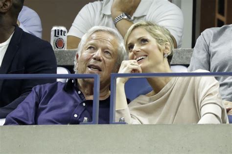 Patriots Owner Robert Kraft 80 Gets Engaged To Woman Nearly Half His