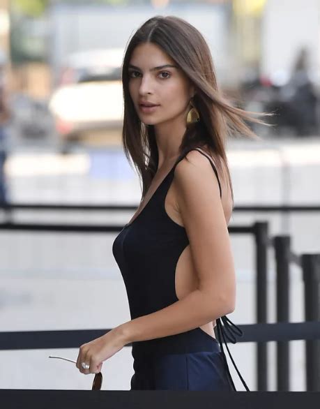 Emily Ratajkowski Sim And Charming Body Of Supҽгmodel Who Are So