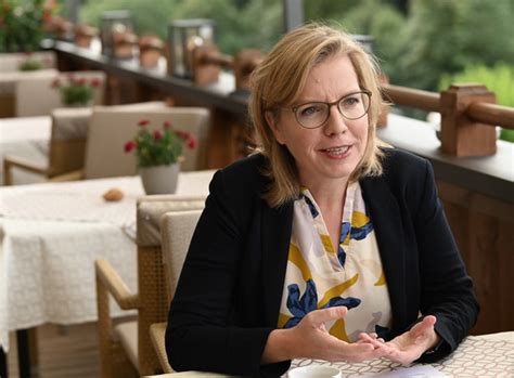 Österreichische bundesministerin für klimaschutz, umwelt, energie, mobilität, innovation und technologie. Gewessler will verbindliche Quoten für Mehrwegverpackungen ...