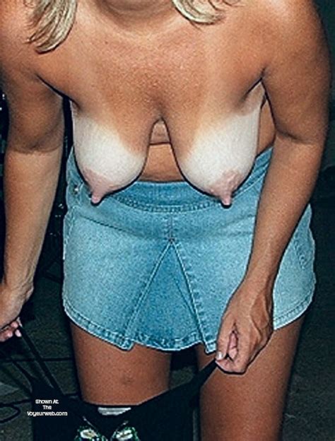 My Medium Tits Nipples Monique August 2017 Voyeur Web
