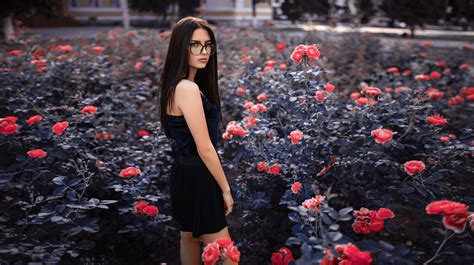 ingyenes háttérképek nők szemüveg portré piros virágok nők szabadban mélységélesség