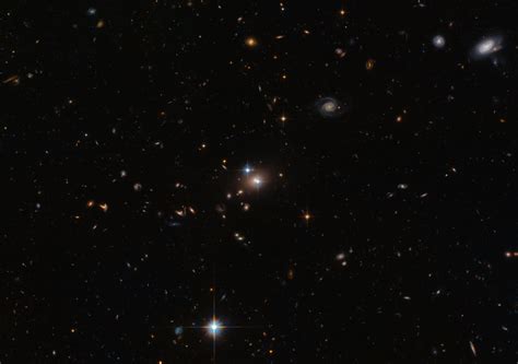 Hubble Views Double Quasar Qso 0957561