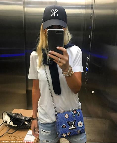 Roxy Jacenko Reveals Her Tips For The Perfect Lift Selfie Daily Mail Online
