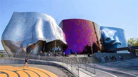 รู้จัก Frank Gehry กับ 10 งานสุดท็อปของสถาปนิกไอคอนโลก