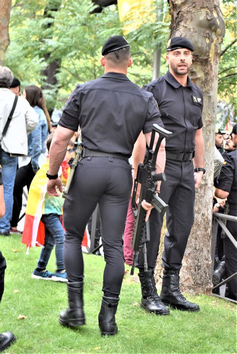 Pin By Alexander Oliveros On Men In Uniform Men In Tight Pants Men