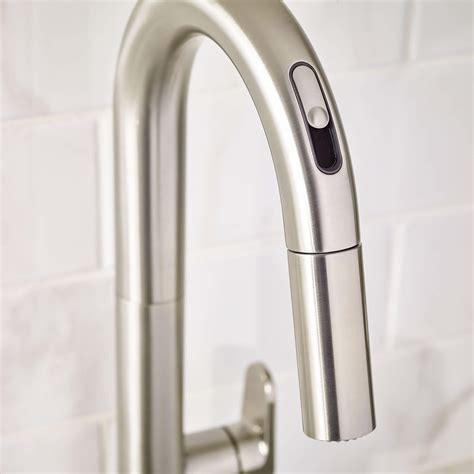 American Standard Beale Pull Down Kitchen Faucet With Selectronic Hands Free Technology Allied