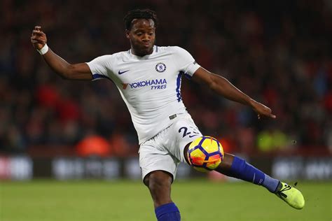 Michy batshuayi signed a 5 year / £23,400,000 contract with the chelsea f.c., including an annual average salary of £4,680,000. Chelsea's Michy Batshuayi laughs off false rumor he's gay ...