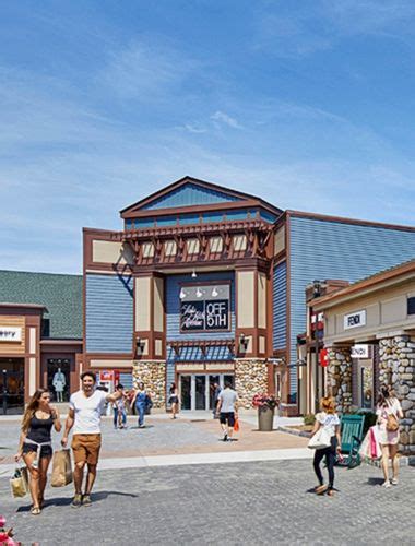 Leasing And Advertising At Woodbury Common Premium Outlets A Simon Center