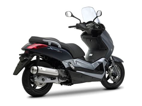 Doté d'une selle biplace spéciale, ce maxi scooter 125. 2008 YAMAHA X-Max 125 pictures, specifications