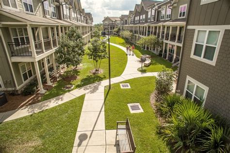 Find your 3 bedroom apartment with no effort. Redpoint Baton Rouge Apartments - Baton Rouge, LA ...