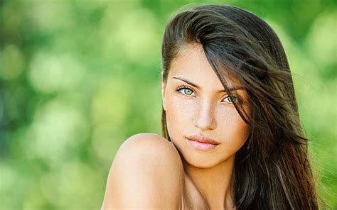584170 Women Model Brunette Long Hair Women Outdoors Face Portrait