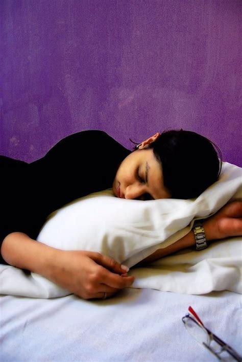Dormir Boca Abajo Aumenta La Curvatura Lumbar Y Favorece La Aparición