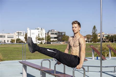 A Complete Guide To Statics In Calisthenics Street Workout