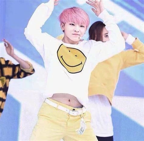 Roses are red, violets are blue, i don't know what to say, i just love lee jihoon. support seventeen🍑 on Twitter: "1ST THE CUTEST TUMMY IN SVT… "