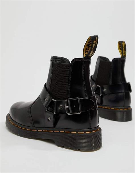 These docs come with that famous yellow stitching and also. Dr Martens Wincox chelsea boots in black | Chelsea boots outfit