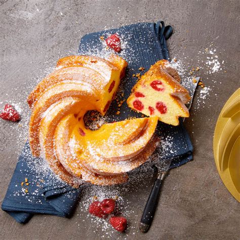 Weitere ideen zu tortendeko, cupcake kuchen, schöne kuchen. Schöne detailreiche Spiralblüten-Kuchen backen in ...