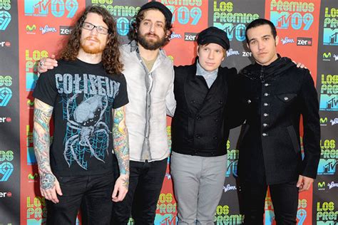 Fall Out Boy, 'My Songs Know What You Did in the Dark (Light Em Up ...