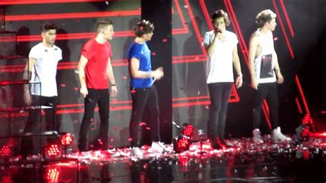 One Direction Dancing On Stage In Belfast 7313 Youtube