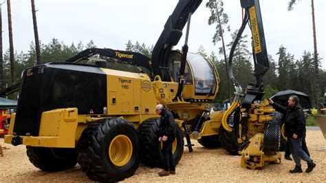 The Worlds Biggest Harvester On Eight Wheels Elmia Ab